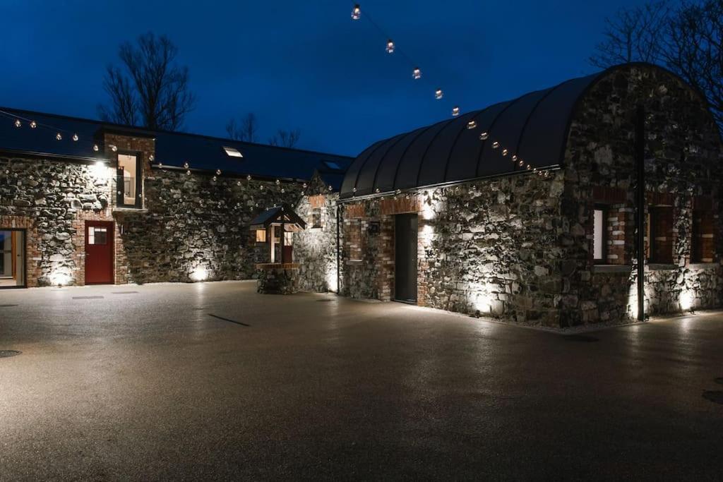 The Barn At Corrstown Village Портраш Экстерьер фото